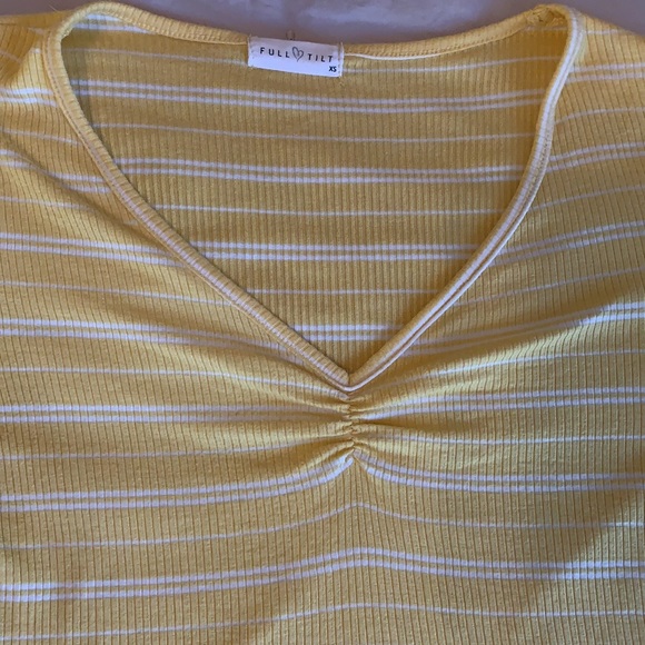 Tilly’s Fitted Crop Top - Picture 4 of 5